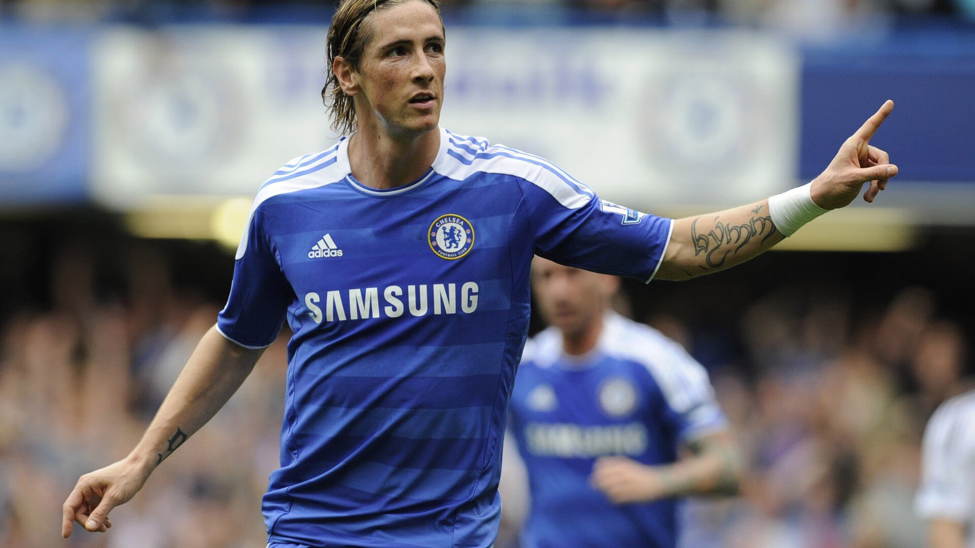 _未来体育场景：虚拟与现实完美融合_，未来体育馆概念设计