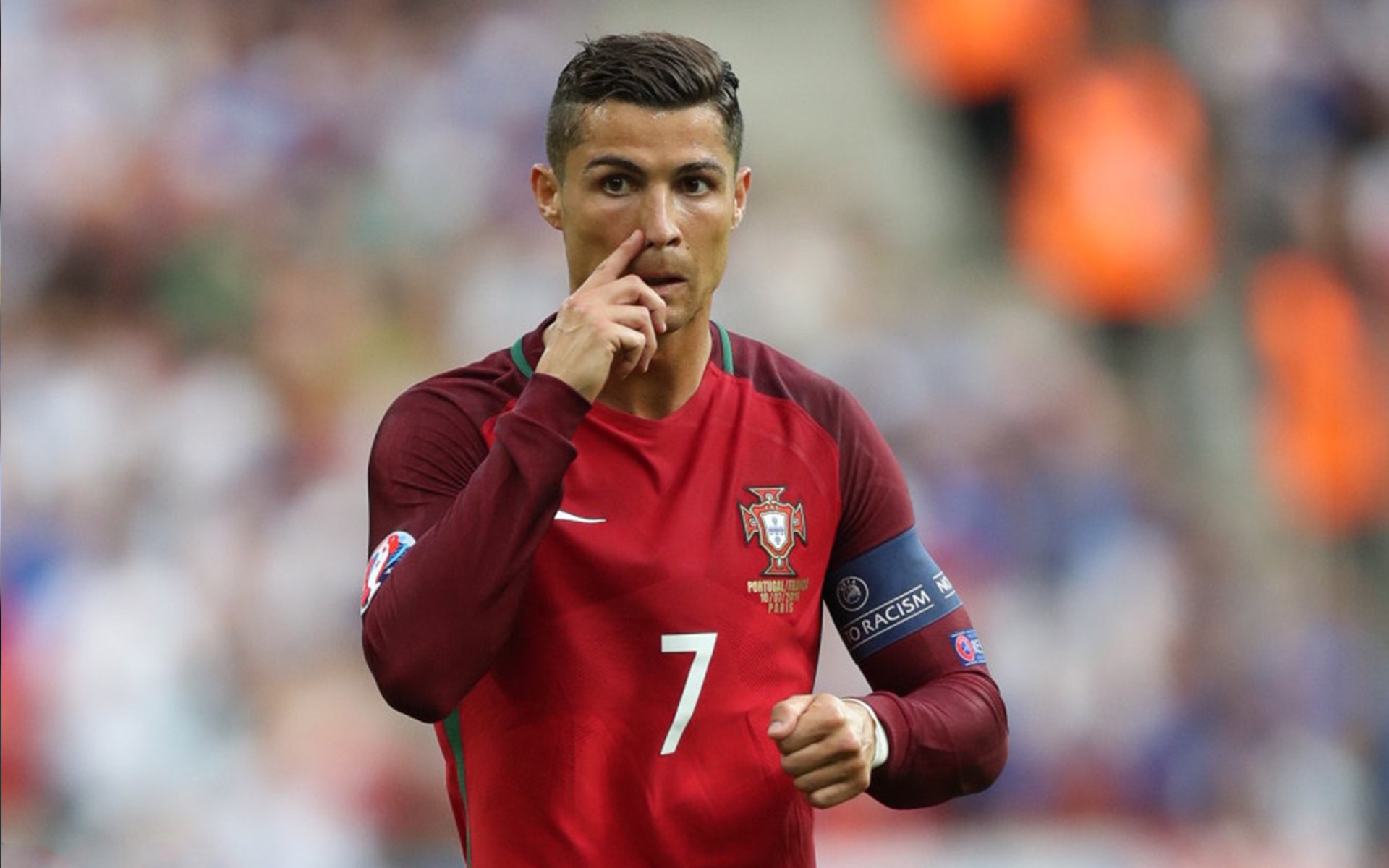 全国足球运动员职业形象提升，树立良好榜样，足球运动员的职业素养