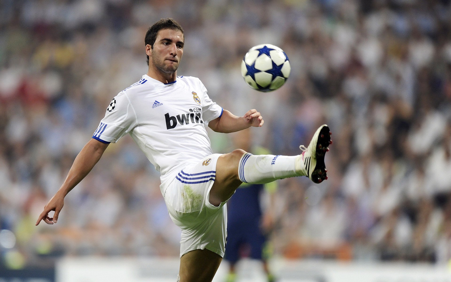 库里：用“每一球”讲述篮球的无限可能！，库里用的篮球是什么篮球