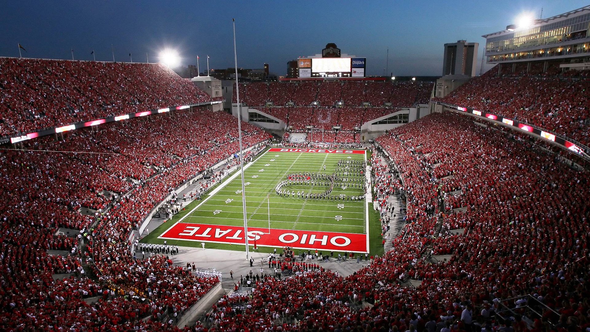 旅顺足球特色小镇带动区域经济快速增长，旅顺胜道室内足球场